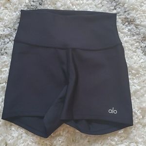 Alo High Waist Air Lift Short